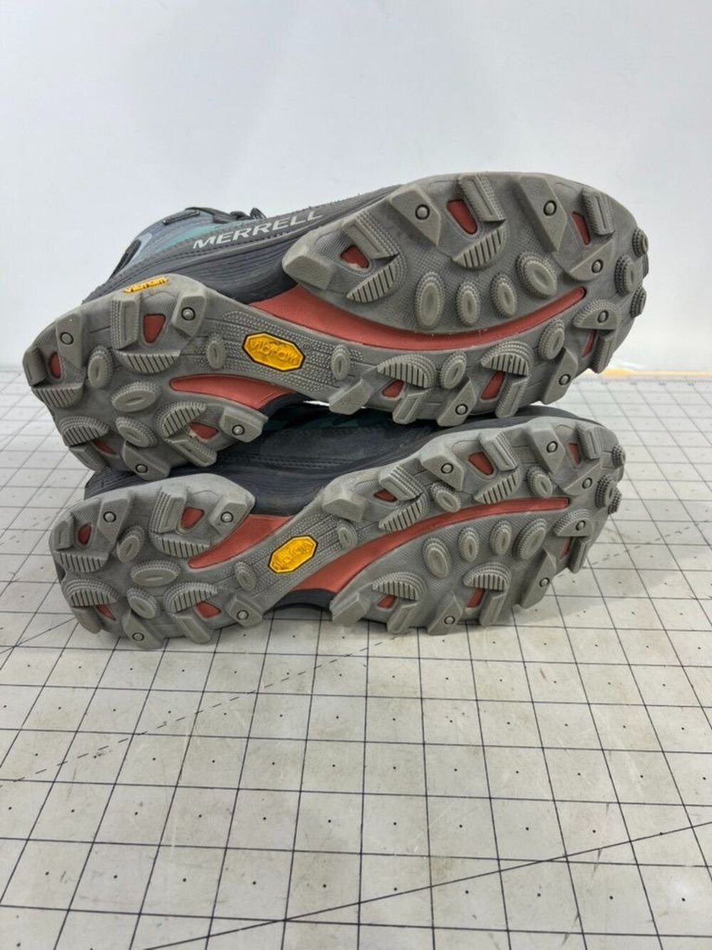 Merrell Women’s Waterproof Hiking Boots Vibram Sole Sz 9.5 US Gray & Red J067016 - Picture 9 of 11